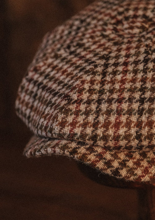 Torrington Baker Boy - (Mid Width) Camel Houndstooth Harris Tweed